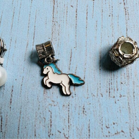 Charm Unicorn Rainbow Novelty Floral Pearl Lot 4 Charms - Picture 3 of 5